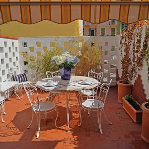mombello-loft.hotelitalianriviera.com/